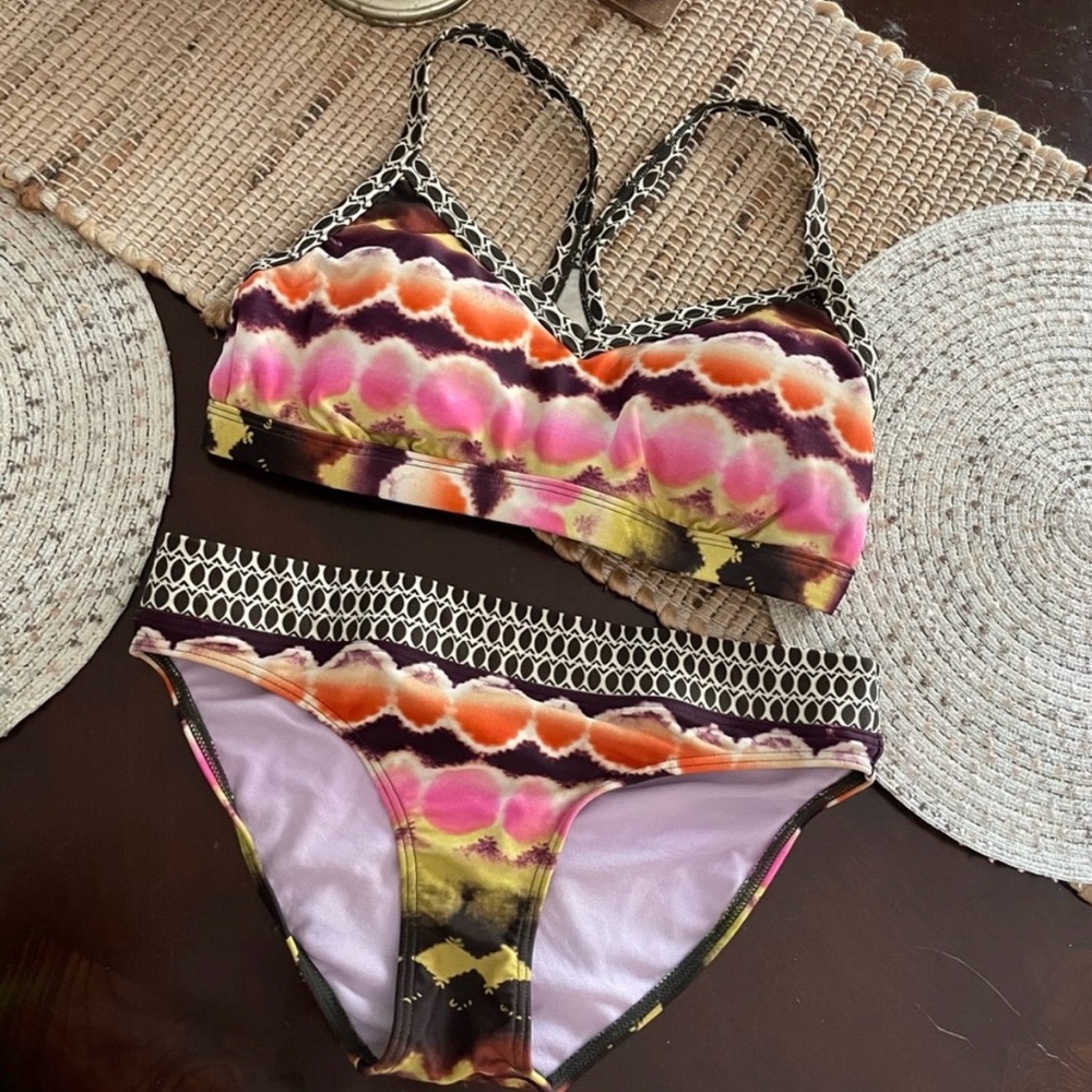 Athleta tie dye bikini set